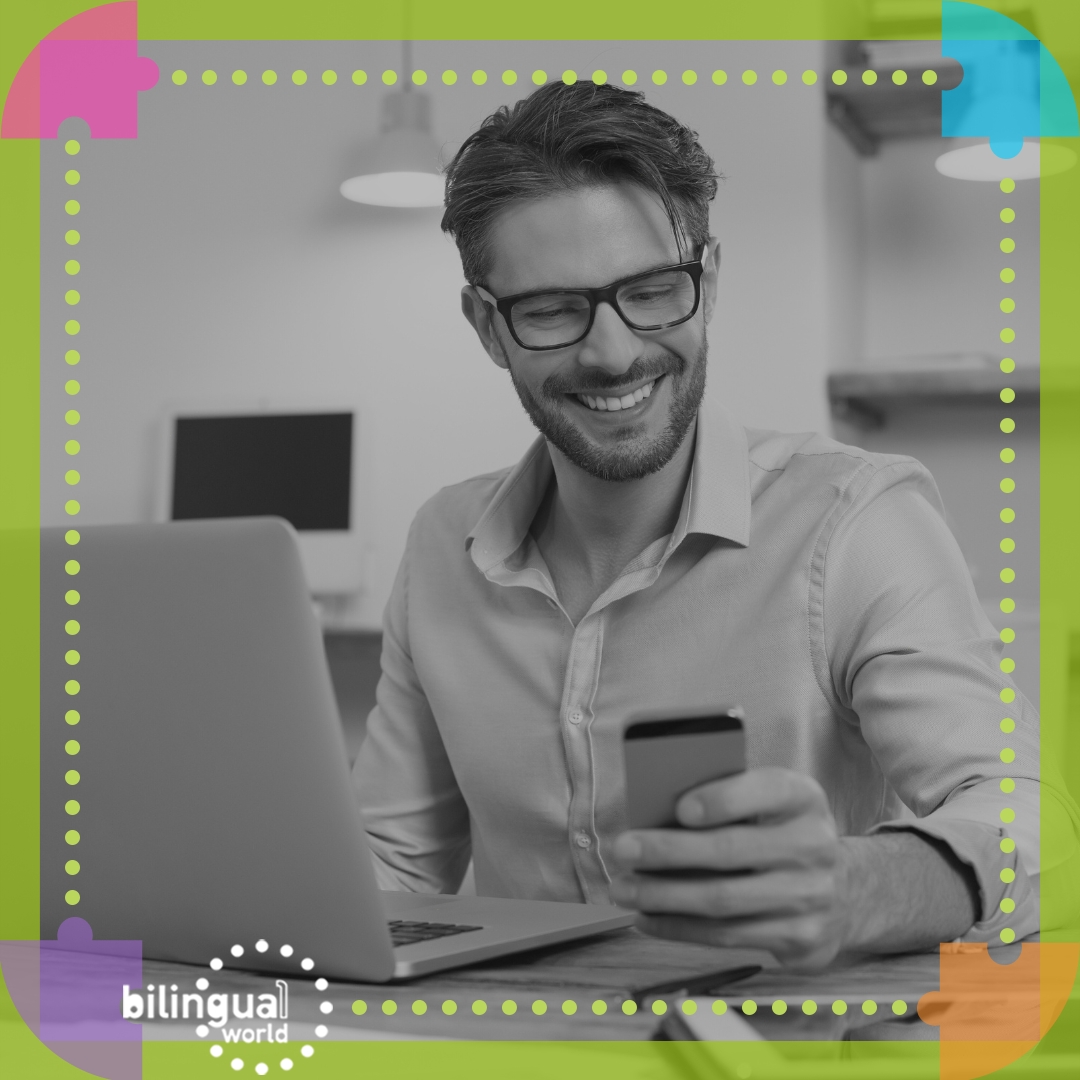 Man belt naar Bilingual World – Fan van Bilingual World? Laat van je horen! De beller is sneller!