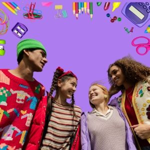 Jongeren communiceren samen in het Engels, lachend en zelfverzekerd. Bij Bilingual World leer je Engels op een praktische manier, zodat je het direct kunt toepassen en vol vertrouwen kunt spreken.